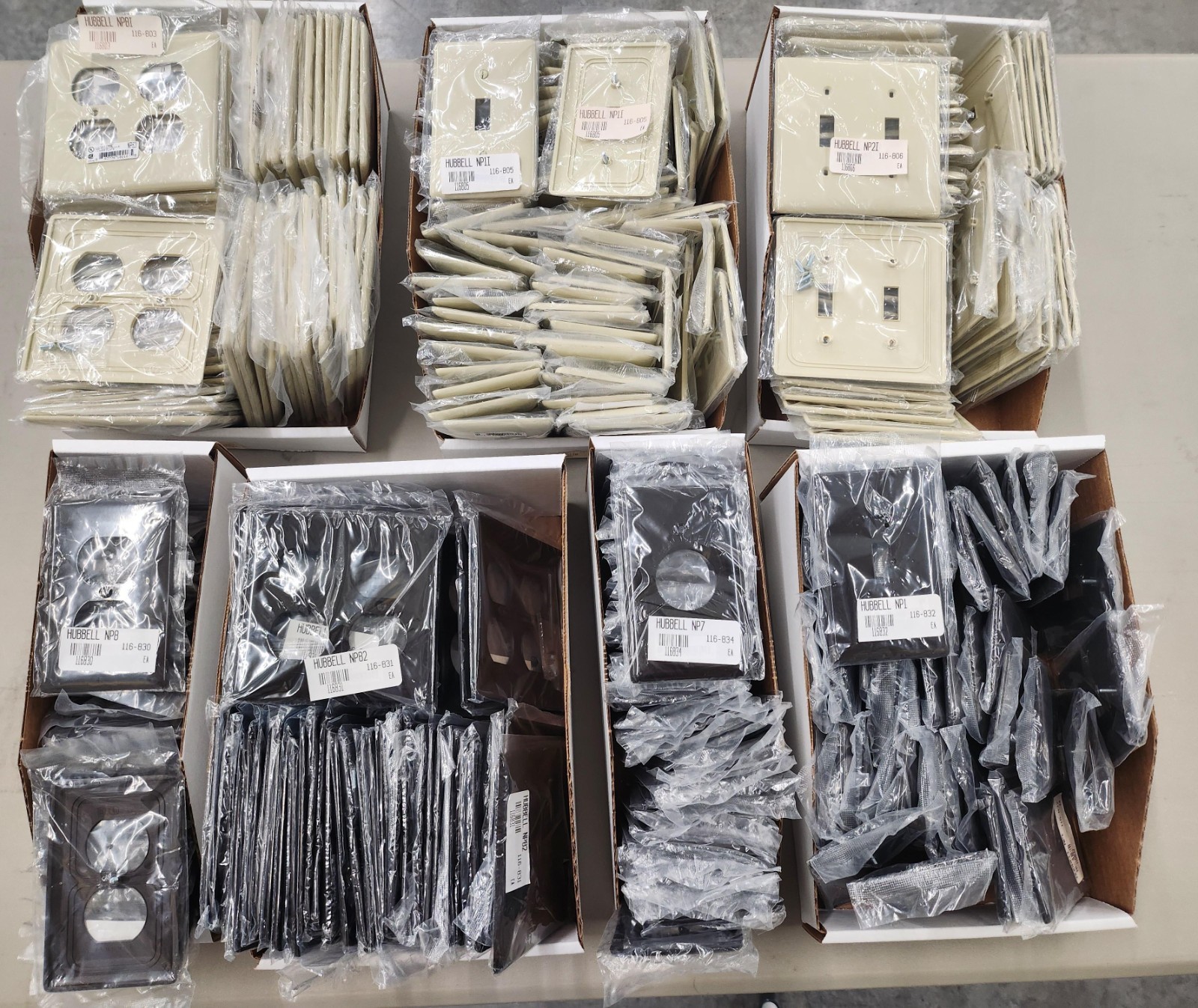 Mystery Electrical Lot 85 Separate Items for a total of 4,684 Pieces