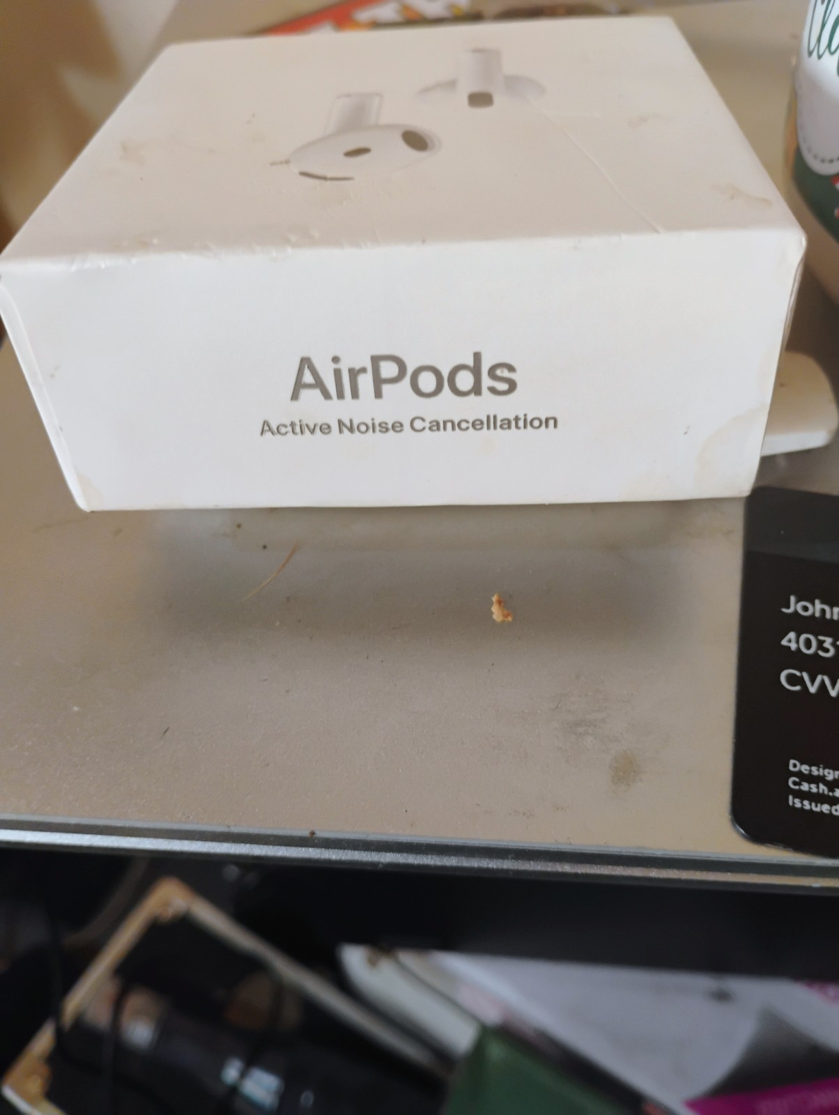 AirPods 4 ANC, white