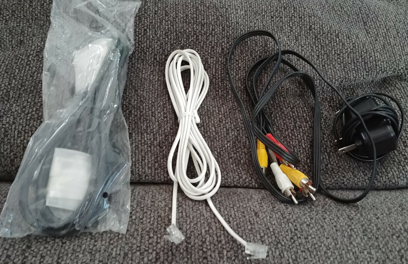 Set of 4 Miscellaneous cables (1 DVI cable) (1 3-RCA red, white & yellow)