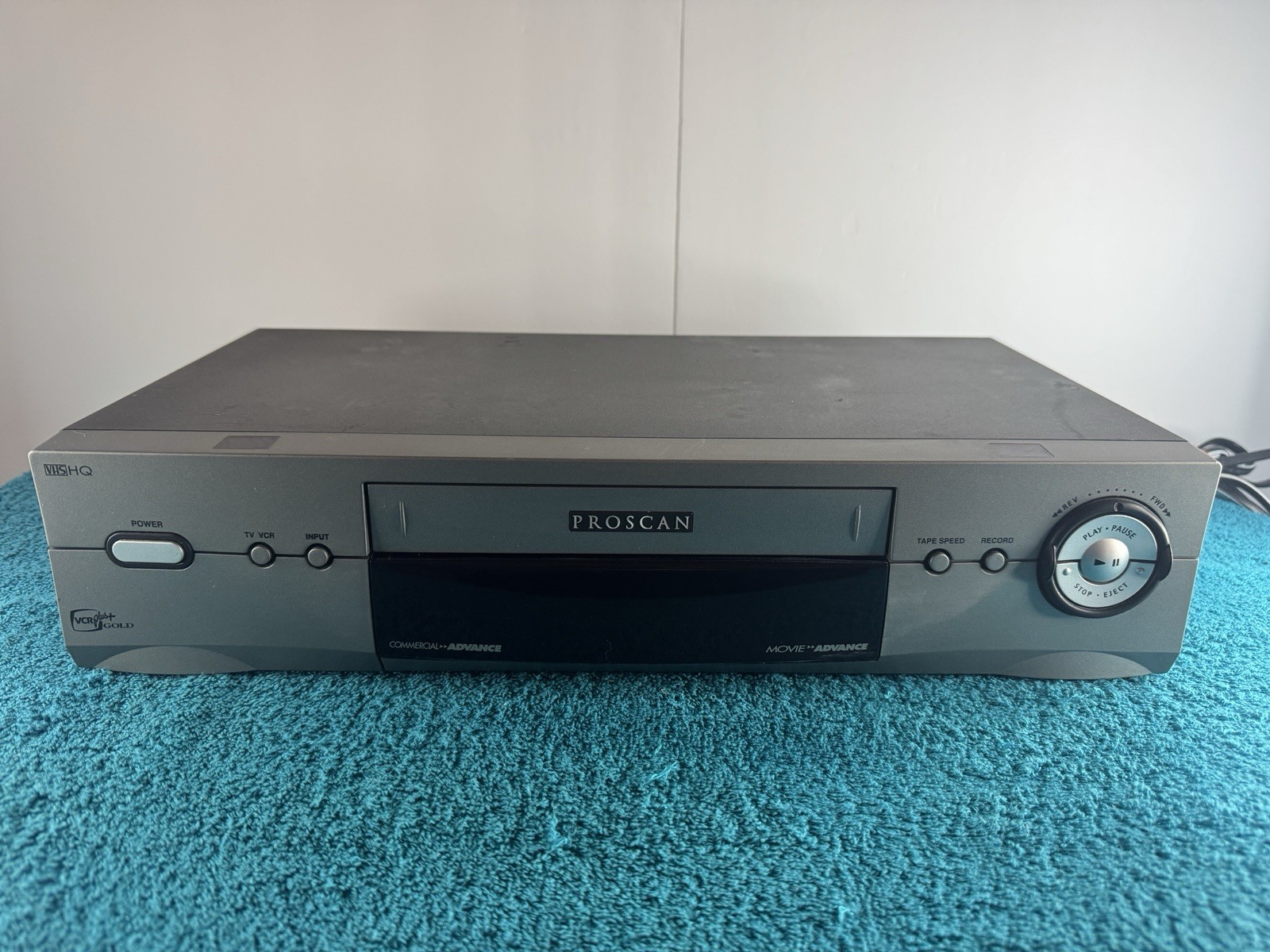 Assorted Lot of 6 VHS/DVD/Blu-Ray Players FOR PARTS OR REPAIR Only Power Tested