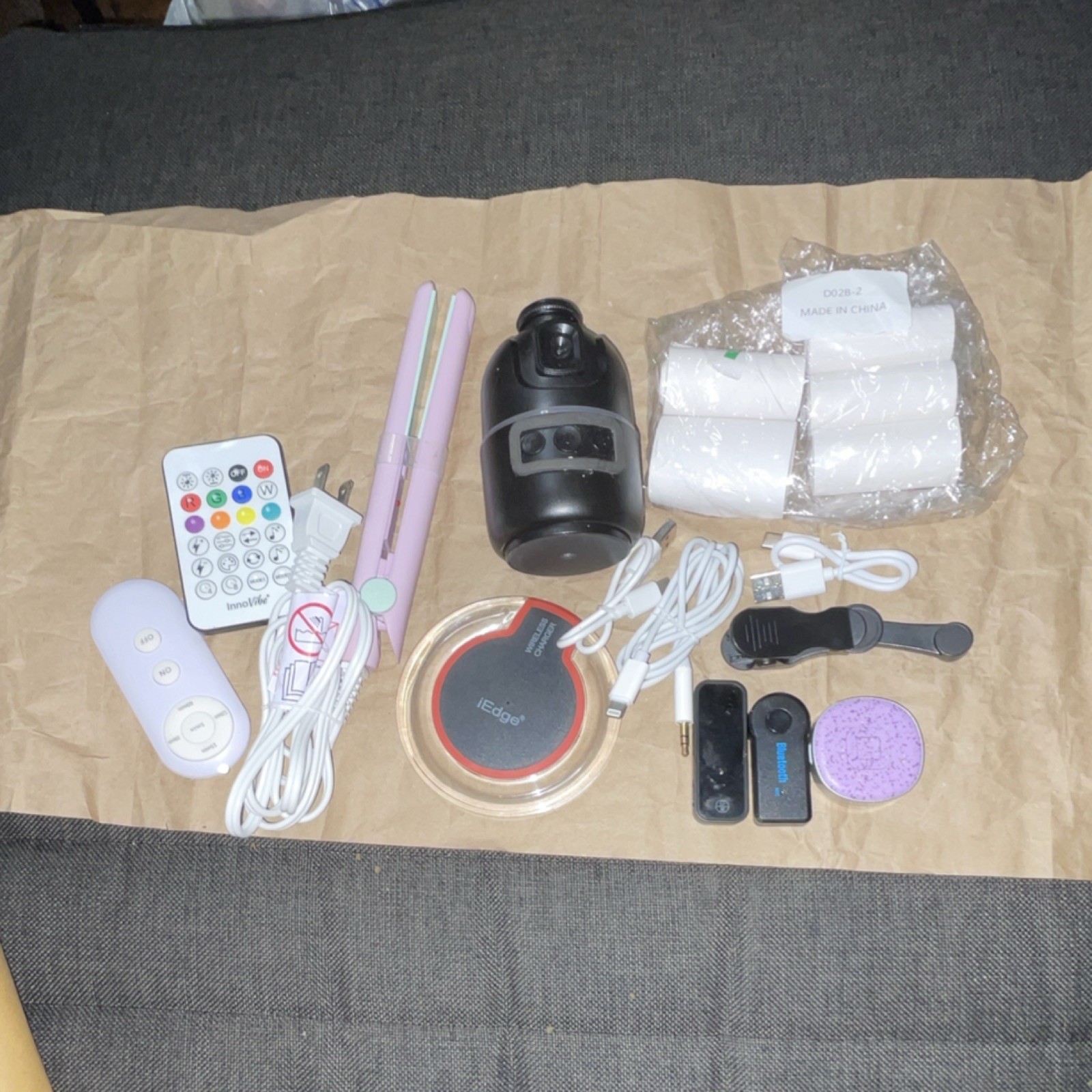 Lot of electronics:1 T TOK TAP TAP .1 mini hair straightener :BLUETOOTH
