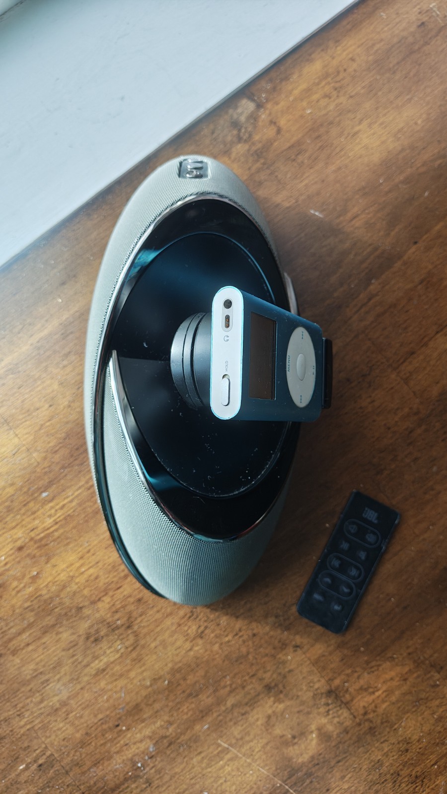 JBL Speaker w/ Remote – Apple iPOD A1051 w/ 499 Songs – Power Cables Included
