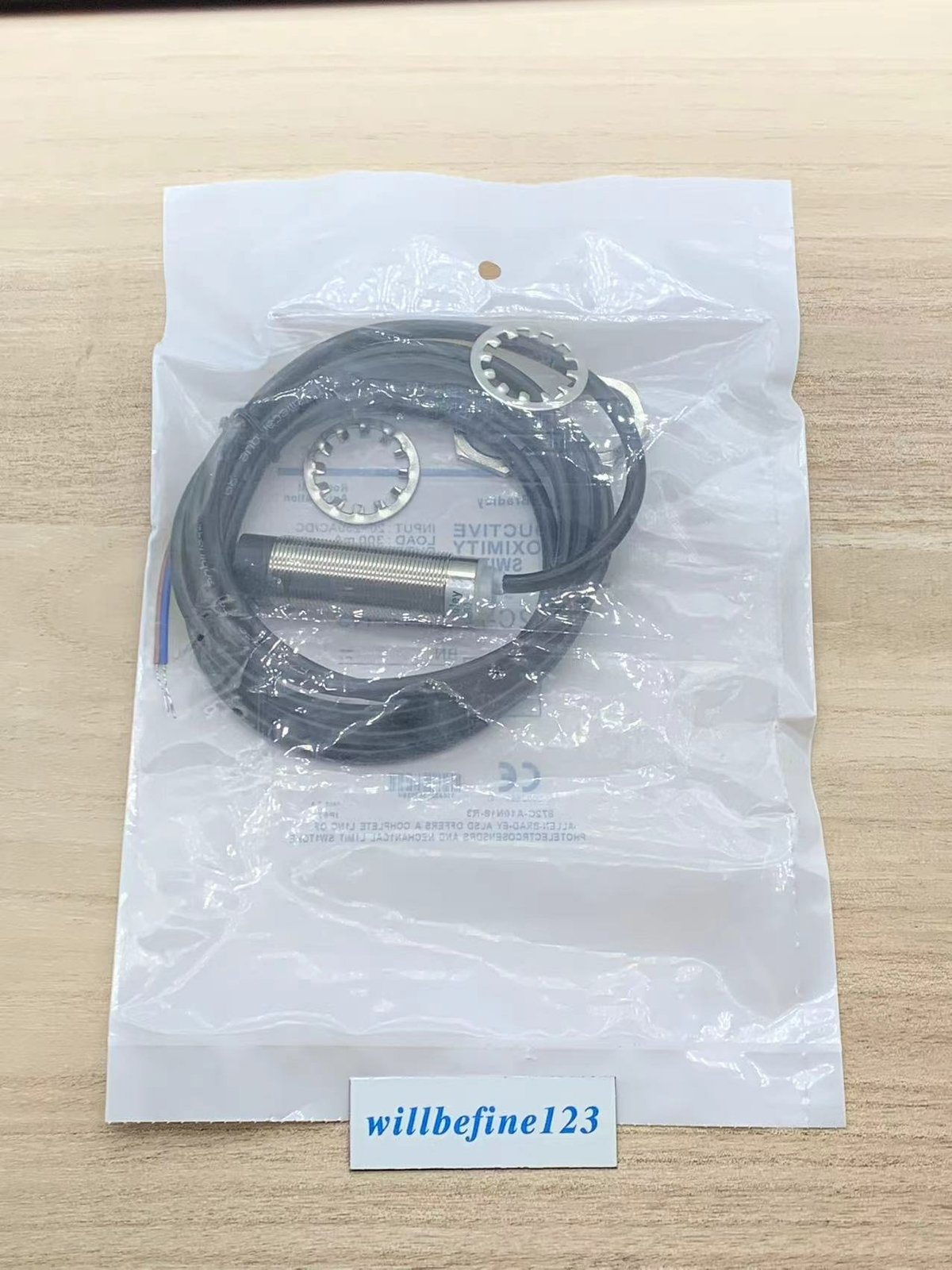 Inductive proximity switch 872C-A10N18-R3 AC and DC 2-wire normally open sensor