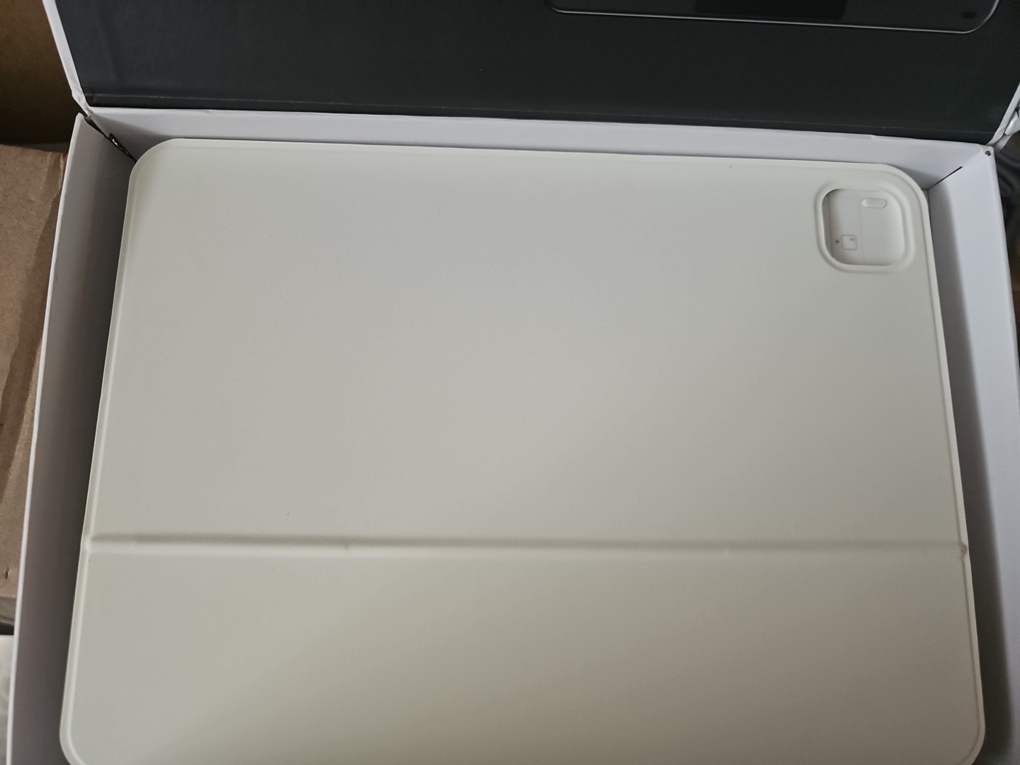 Typecase Edge iPad Keyboard Case with Trackpad – iPad Pro 11 & Air 10.9 White