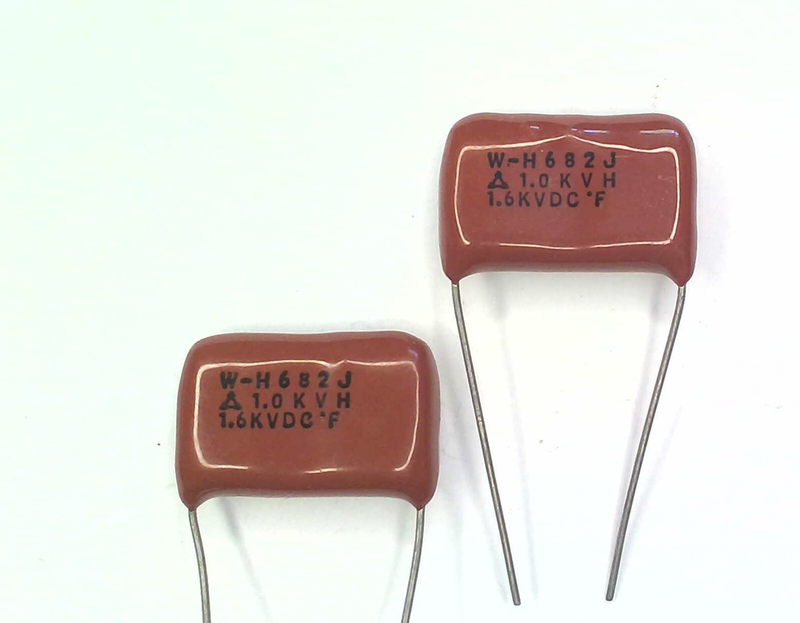 2x 6.8nF 1KV CAPACITORS HIGH VOLTAGE 1000V