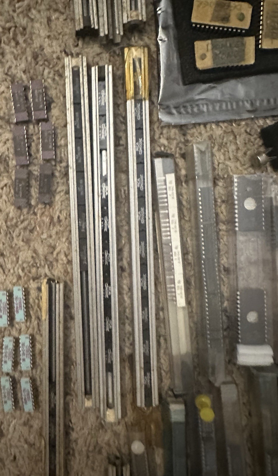 Motorola TI RCA Sony National Semi Electronic Components Mixed Lot MC33030P NOS