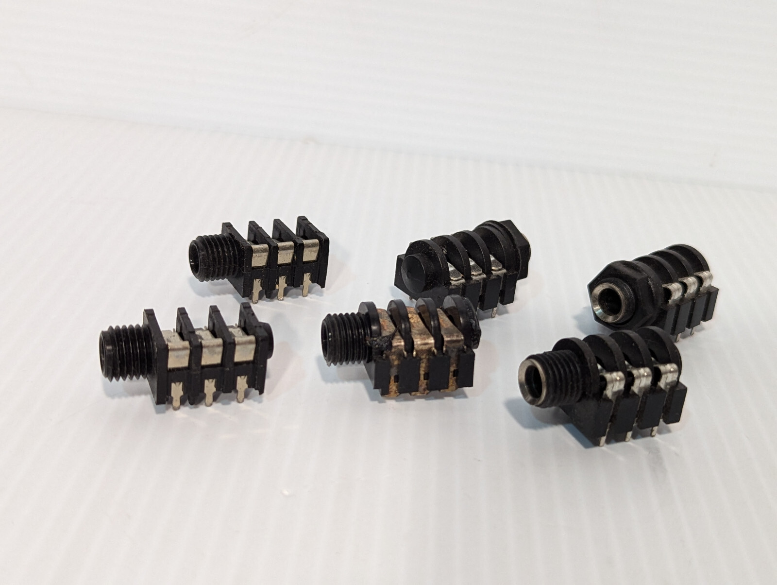 Lot of Computer, Electronics Accessories CR6SD, SVGA E200765 Cable, 3 Micto SG90