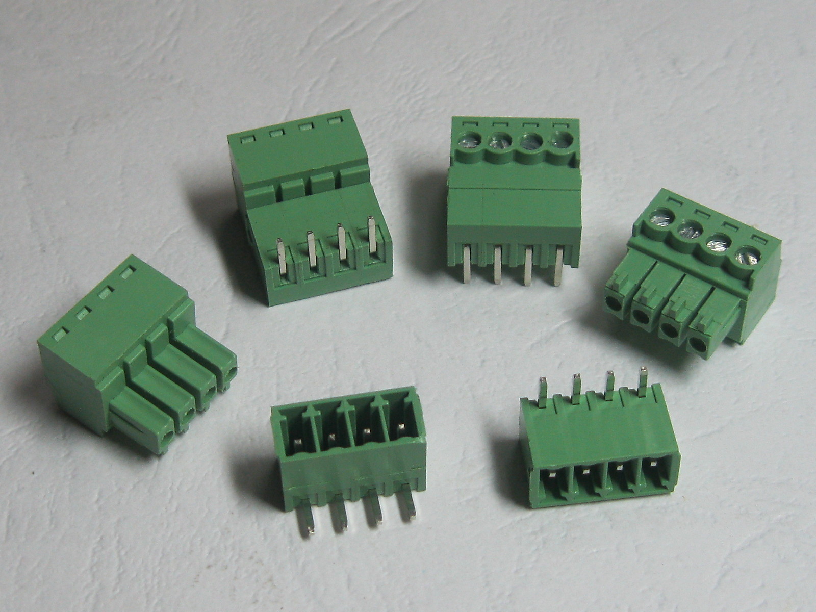 100 x Angle 90° 4 pin 3.5mm Screw Terminal Block Connector Pluggable Type Green