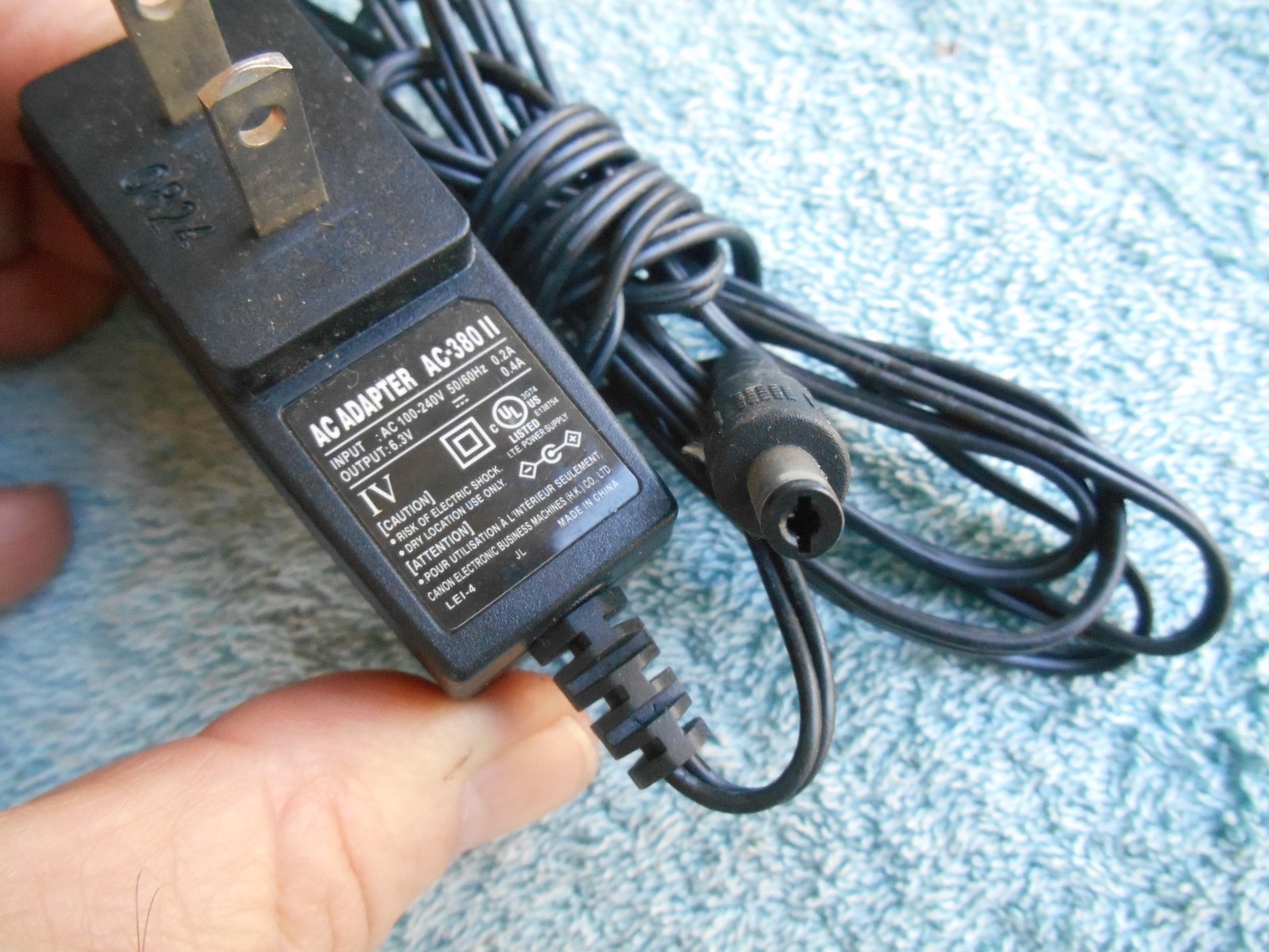 WHOLESALE LOT OF 11 ASSORTED 12 VOLT DC PLUG TRAVEL CHARGERS