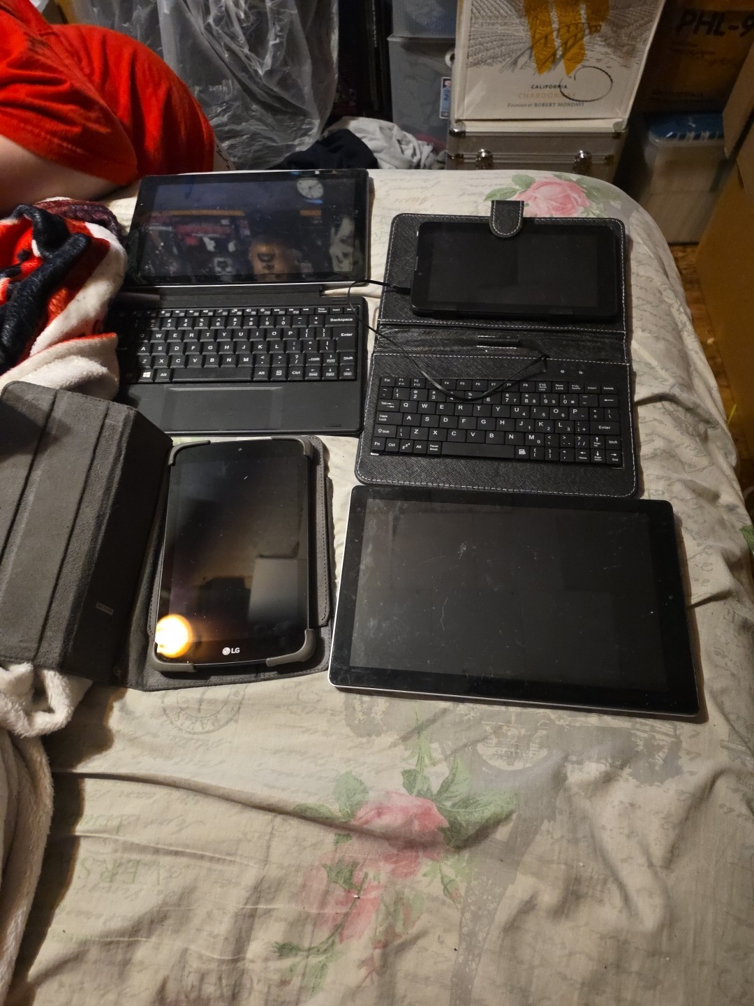 Lot of 4 Android Tablets – For Parts