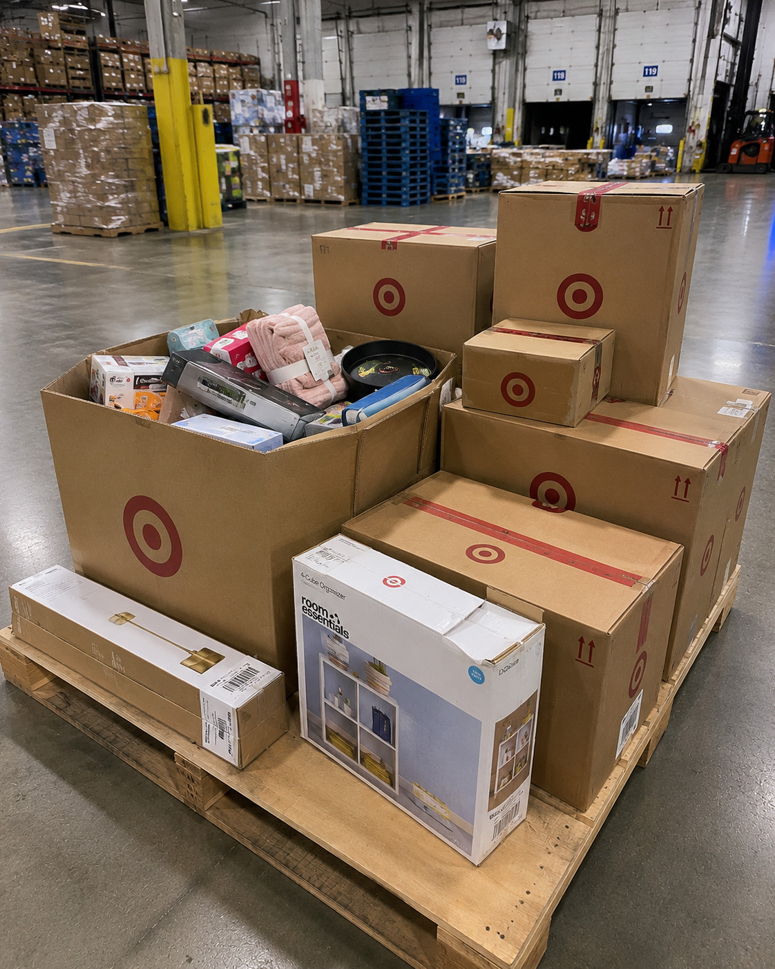Amazon Mixed Merchandise with Household and Kitchen Essentials