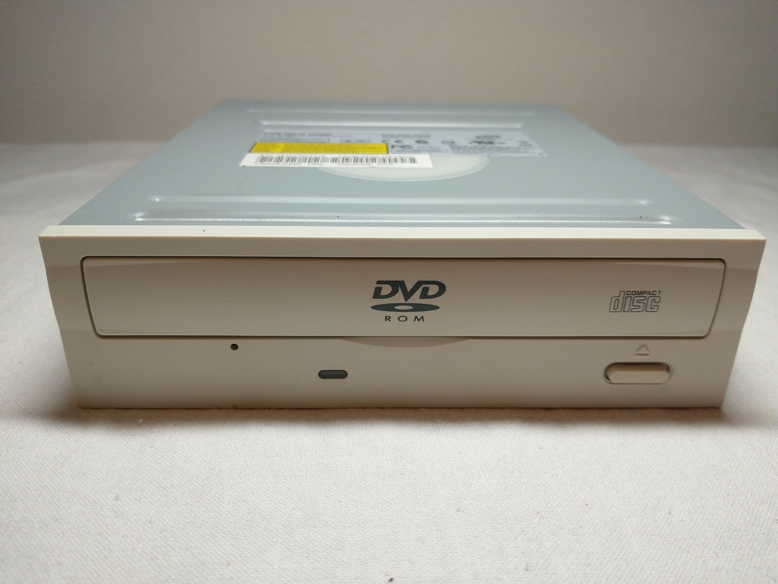 Light-On It Corp. DVD ROM Drive Model SHD-16P1S