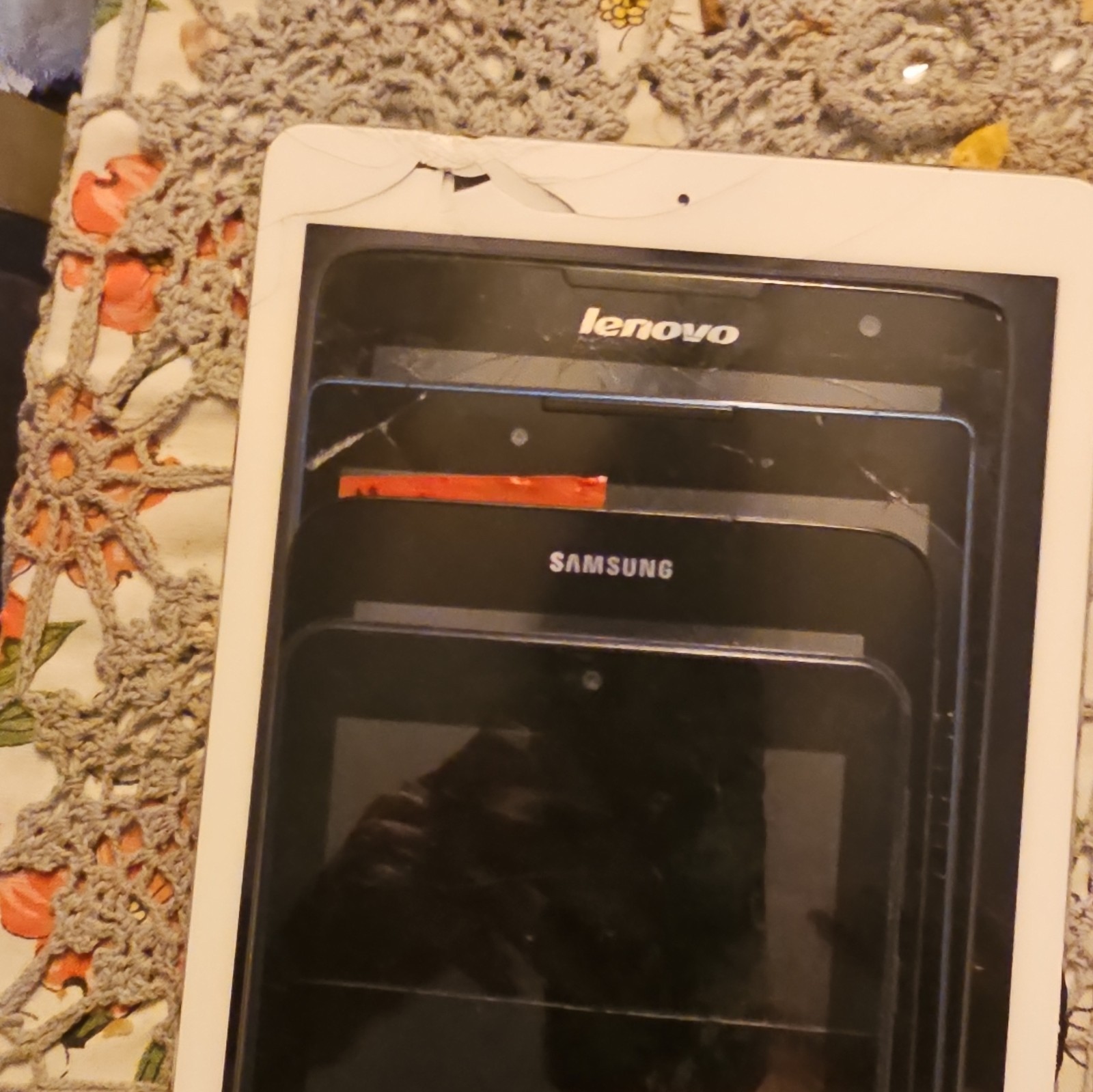 Apple iPad + Lenovo + Samsung Mixed Lot Tablets Multiple Brands iPad Model
