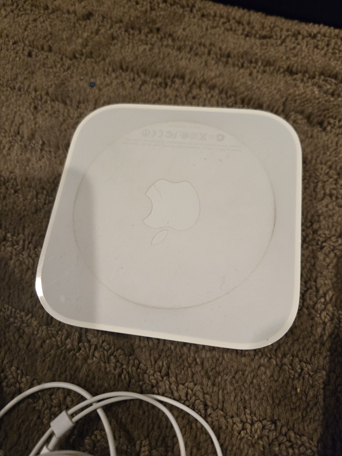 Lot of Mixed Assorted Apple Products, iPad, iPhone, Earbuds, Echo, Etc