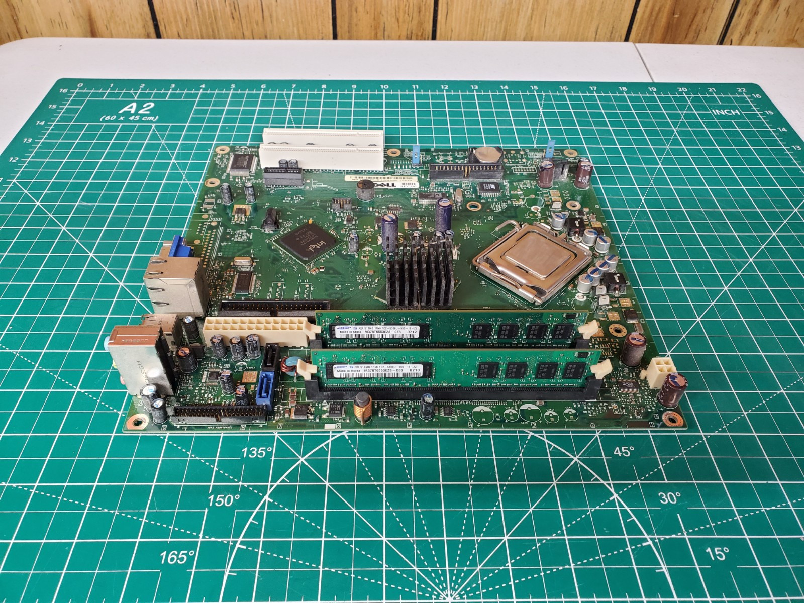 Genuine Dell Dimension E310 Motherboard (CN-0JC474) 1GB RAM, 2.80 pentium 4 Cpu