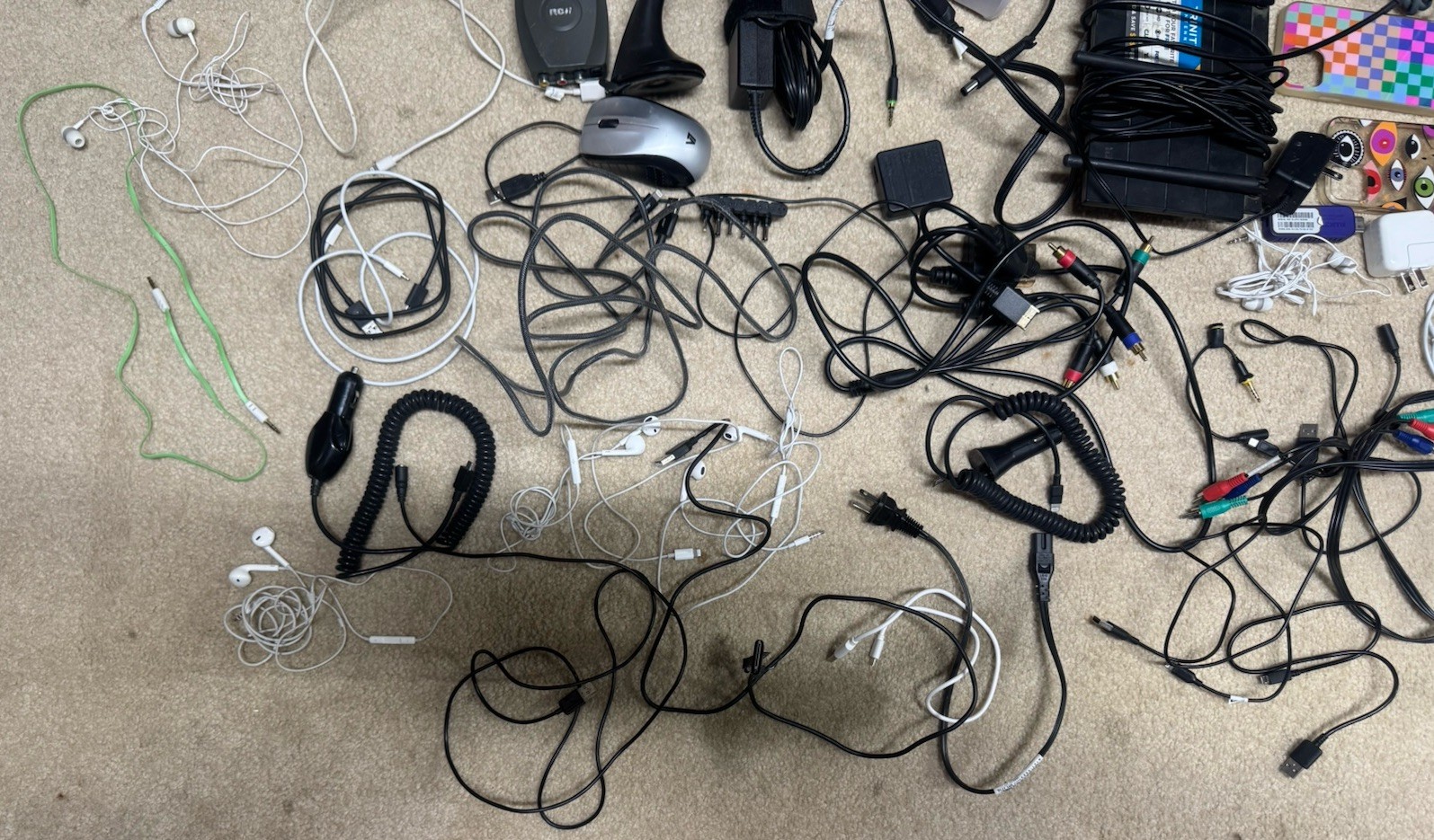 Mixed Lot – Earphones, Charging Cables, Wall Adapters, Cord, Power Cords, Plugs