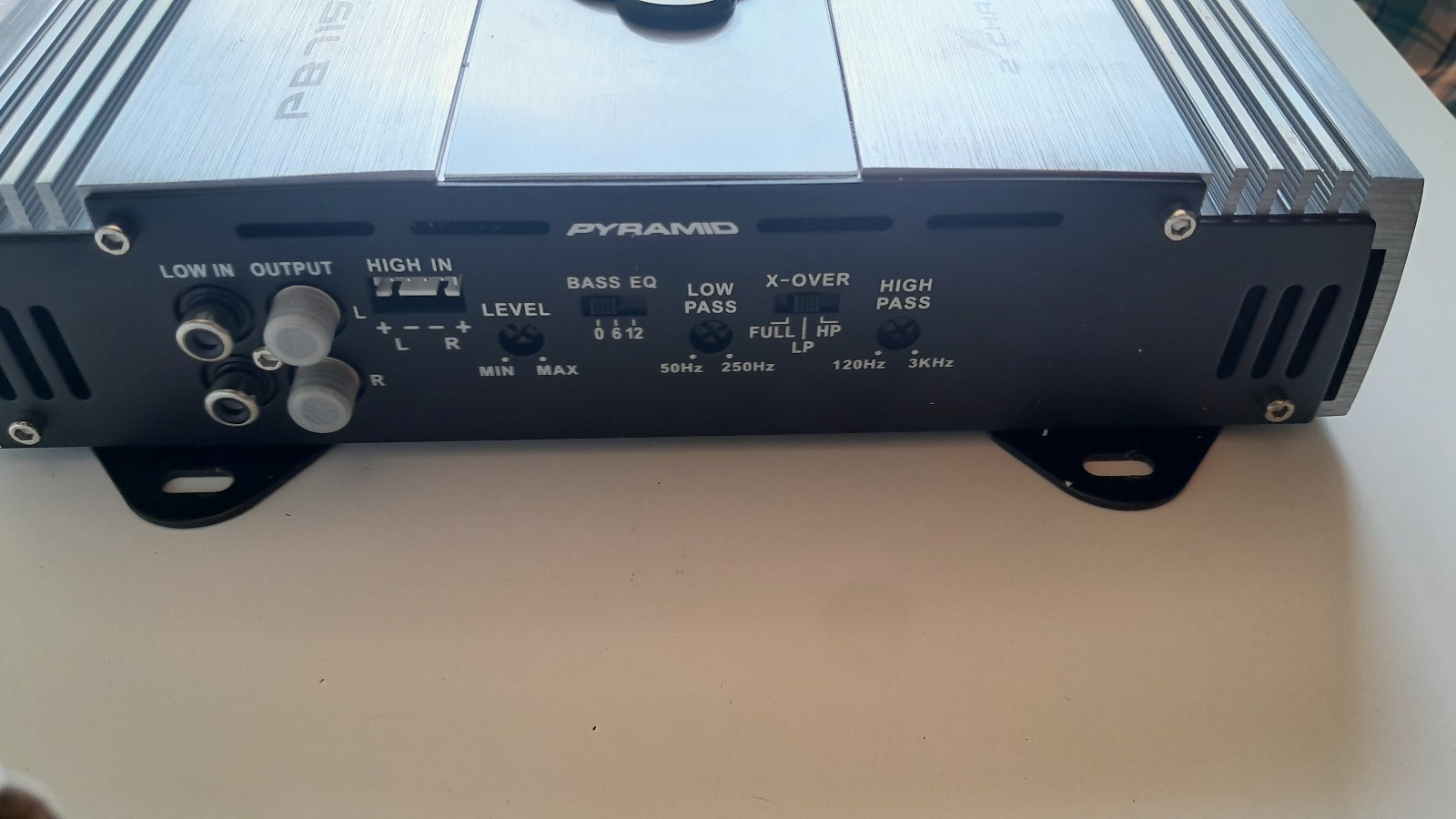 Car Dashboard Audio / Video Systems, Audio Amplifier, Speaker, etc. Item Lot