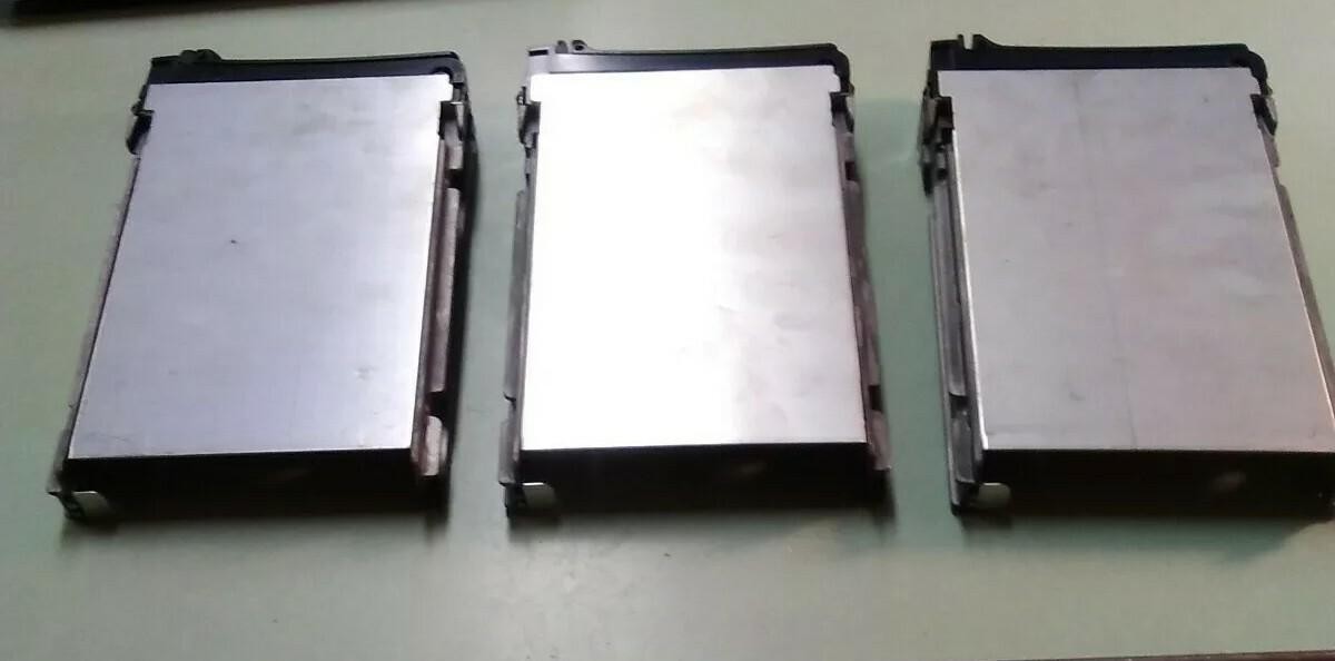 LOT OF 3 Dell PowerEdge Server SCSI 3.5″ Hard Drive Caddy 9D988