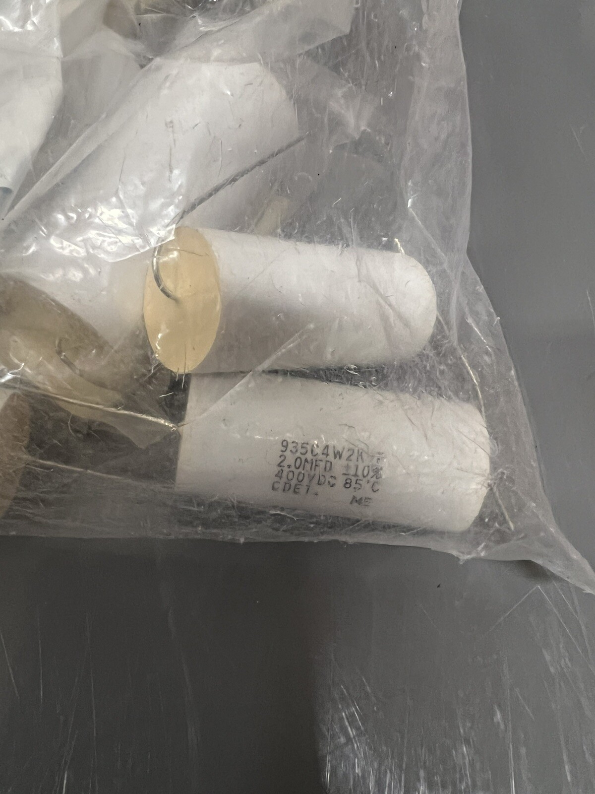 Lot of 935C4W3K capcaitors and resistor
