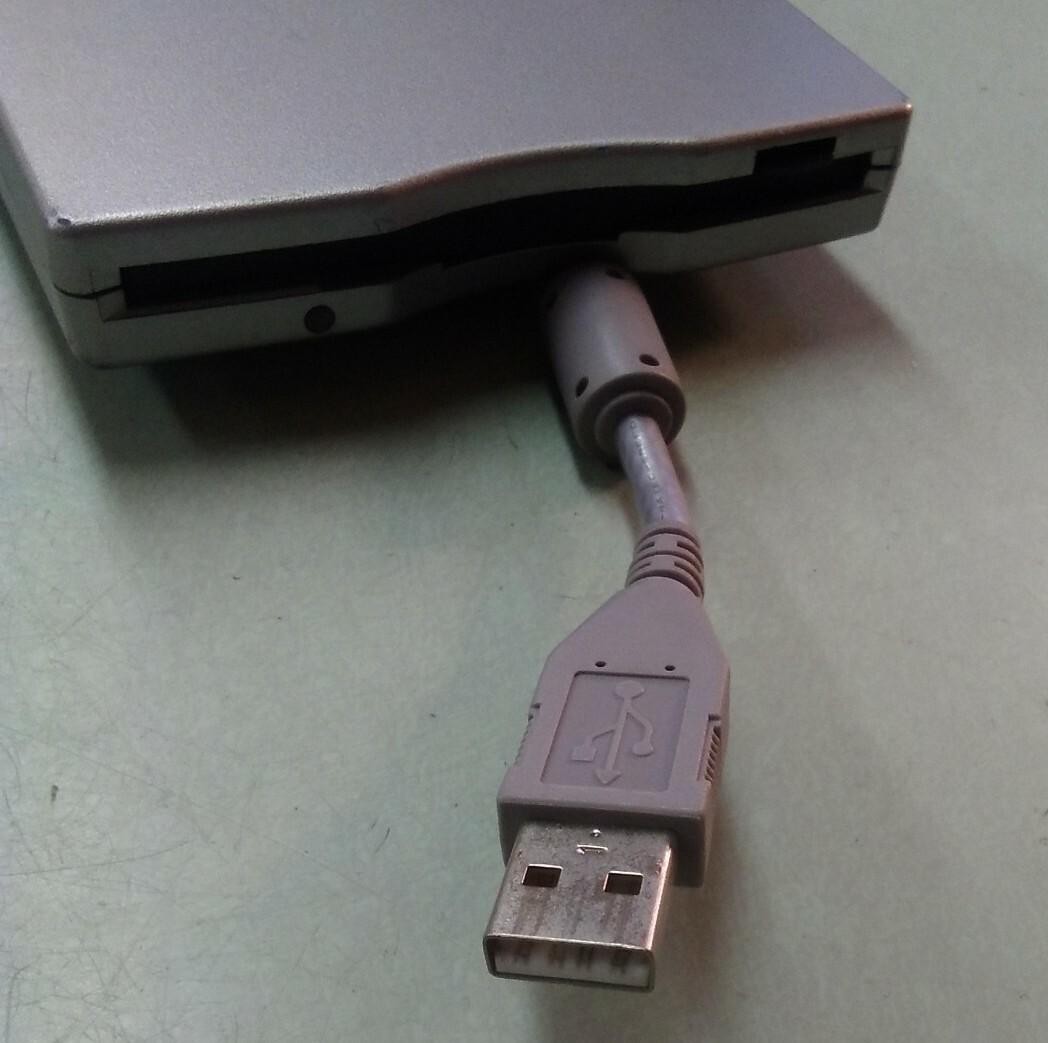 SmartDisk FDUSB-TM2 USB External 3.5″ Floppy Disk Drive