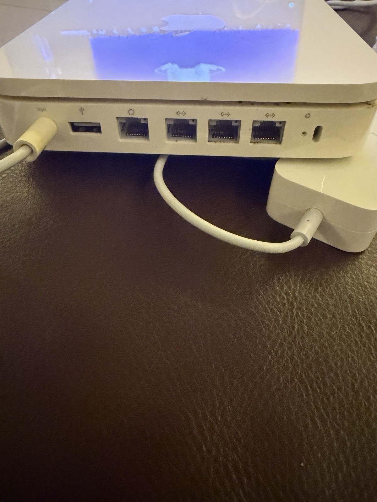 Apple Lot: iPod Video 30gb, IPad Nano 2gb, Apple AirPort Extreme