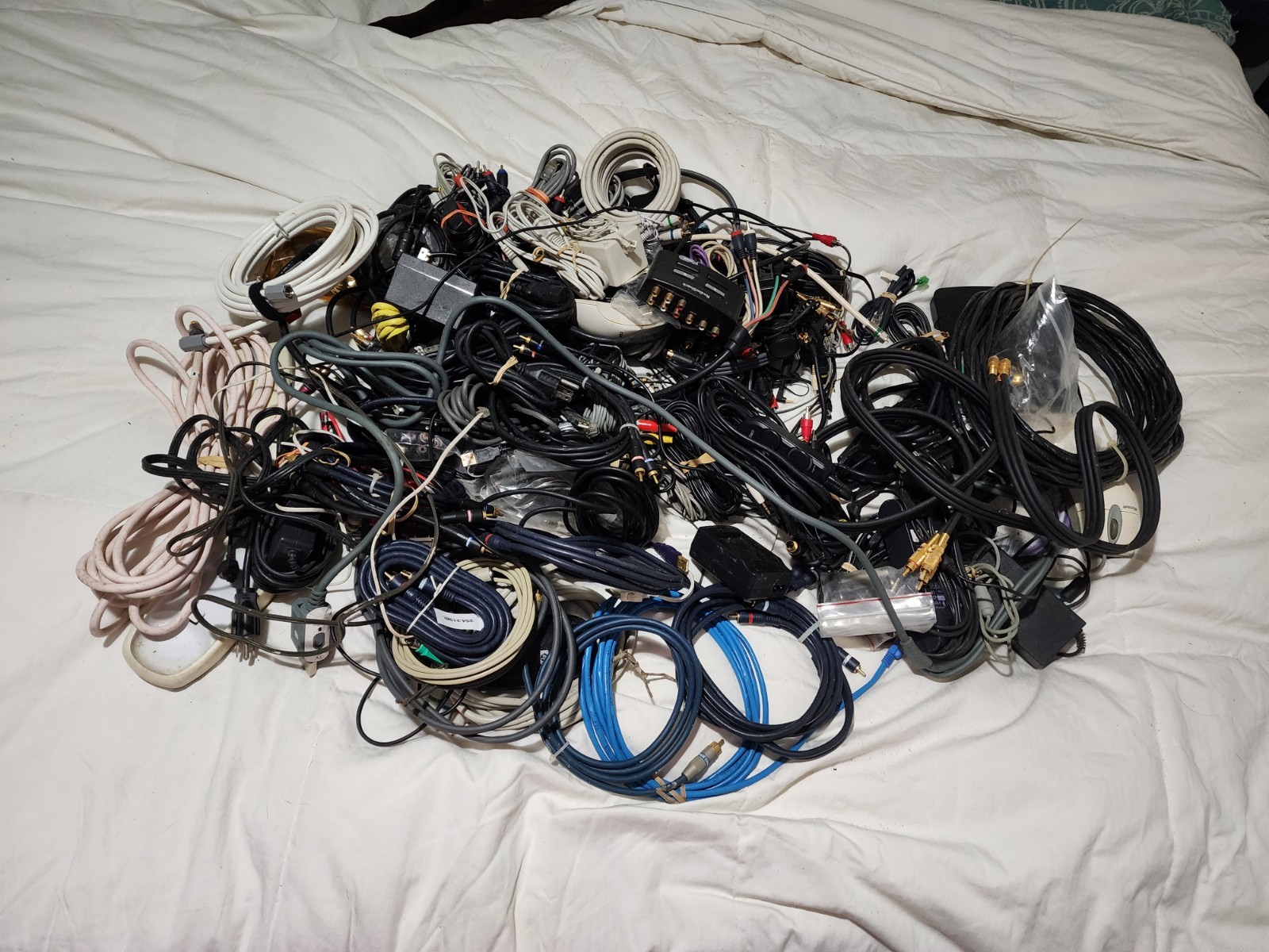 Bulk Lot of Various Electronic Cables, Cords and Parts, Computer TV Camara Ster