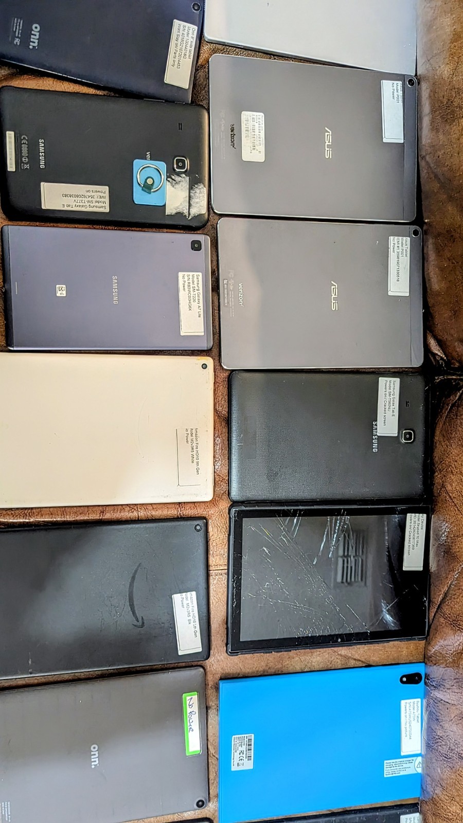 lot of 22 USED & PARTS ONLY mixed tablets Samsung Amazon Asus Onn & More