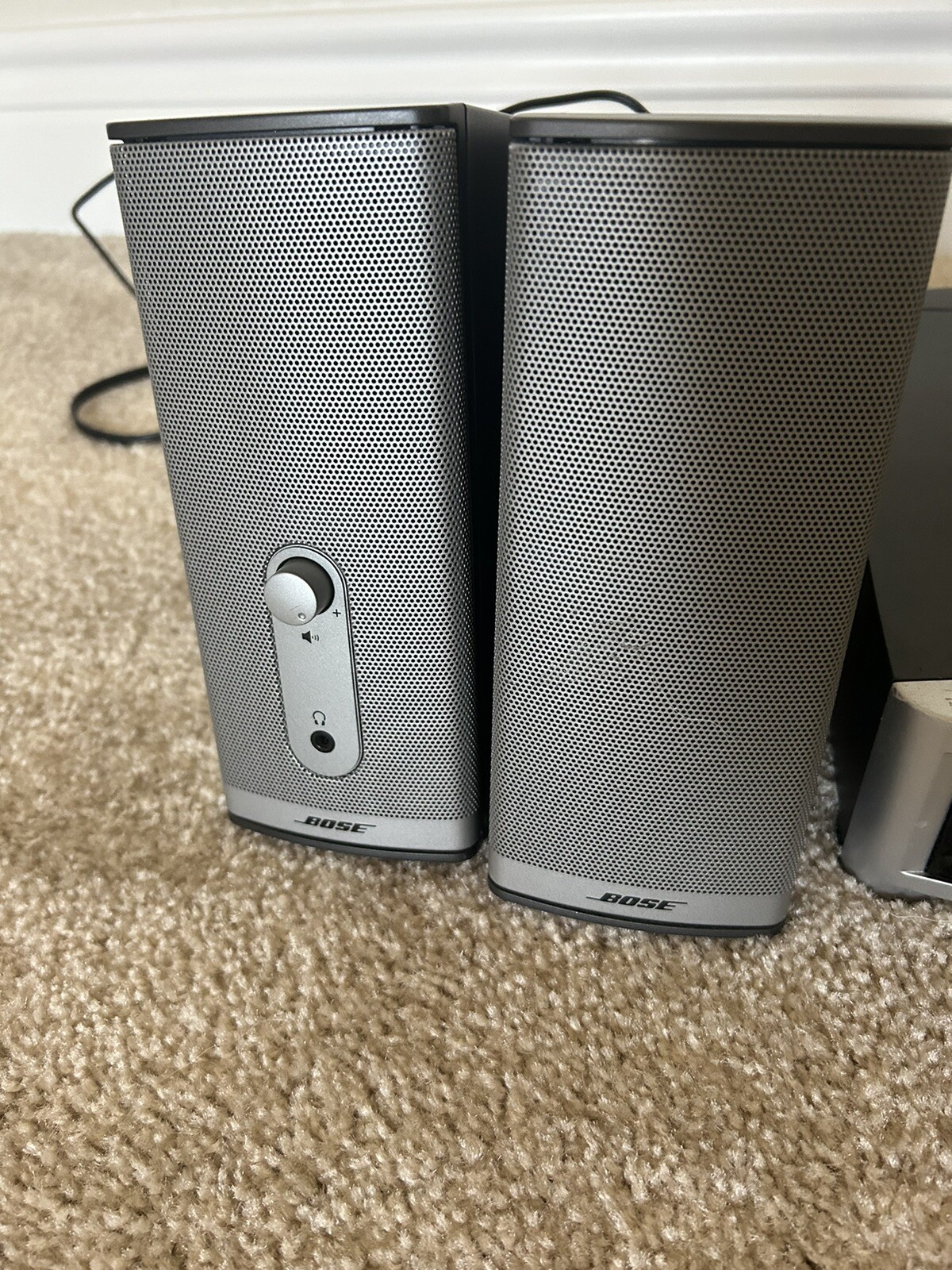 Lot Of Bose Speakers: Companion 2, Rc-cs-6 Remote, Av321 Media Center, Power Cab