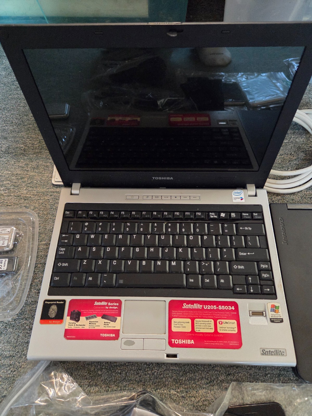 Toshiba Satellite – Lenovo ThinkPad – IPhone – Apple EarBud – Huge Mix DONT MIS
