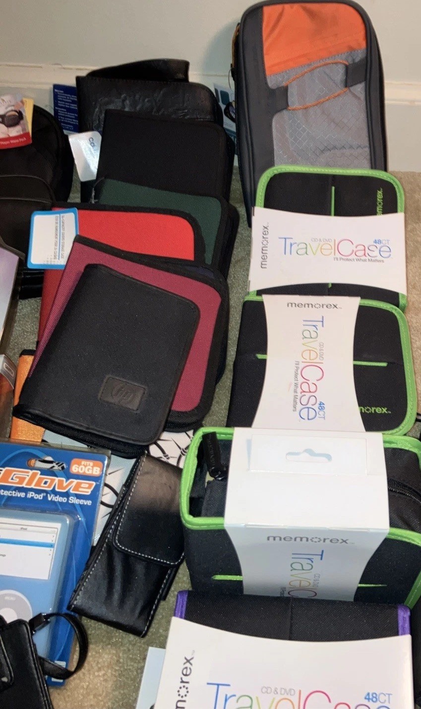 CD/DVD / IPOD TRAVEL CASES LOT