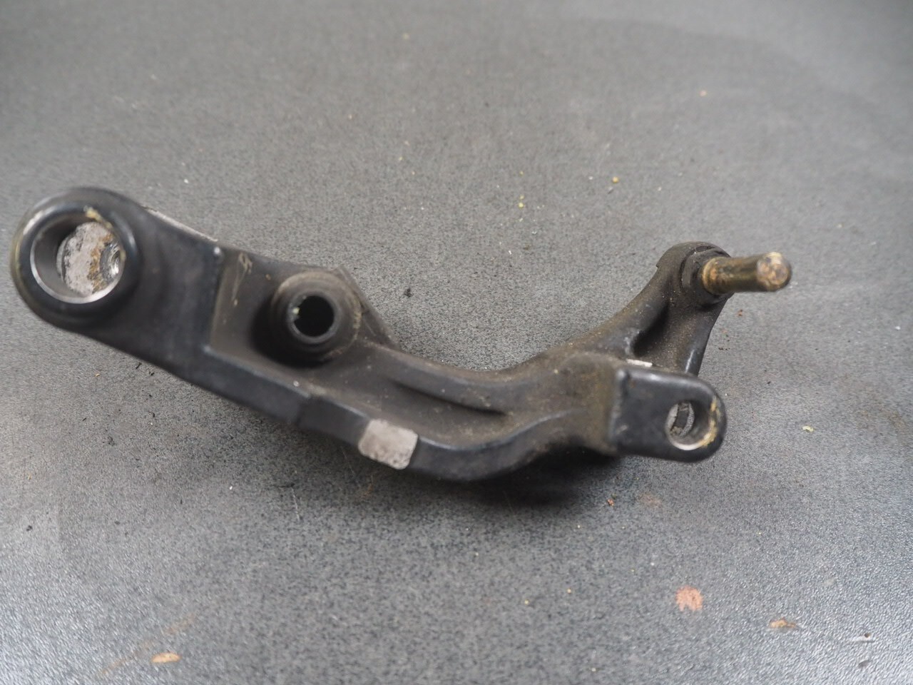 HONDA GL1500 1989 45110-MN5-006 BRACKET CALIPER FR LH 12131