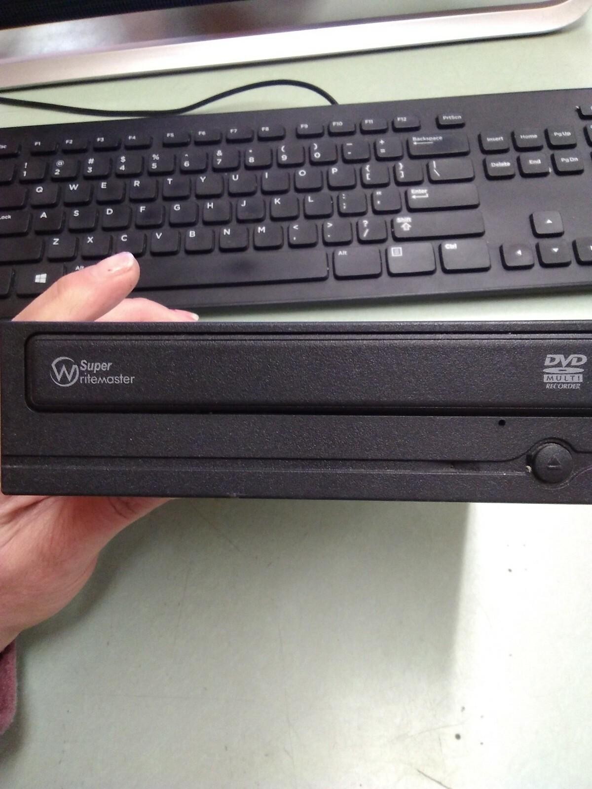 Samsung 24x SATA DVD+RW DVD-Writer Internal Optical Drive (SH-224DB/BEBE)