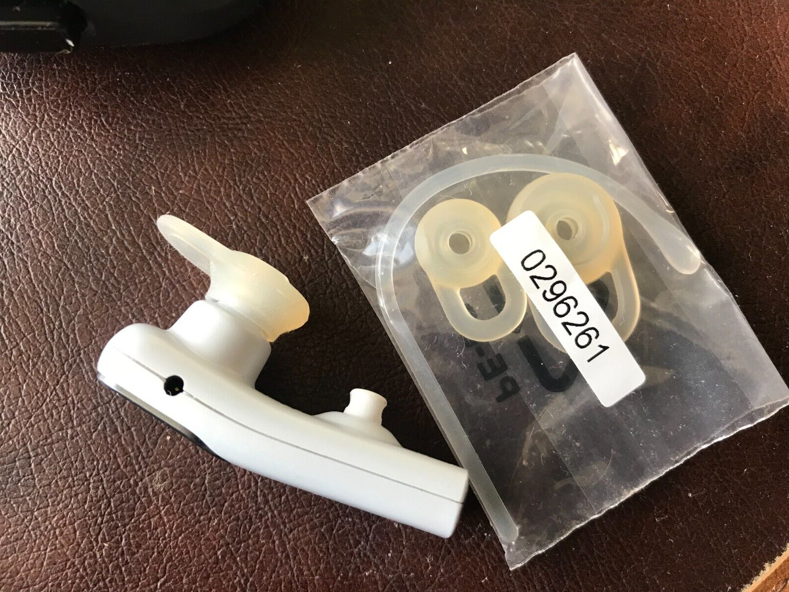 NOKIA PARTS BH-216 Bluetooth CR-115 Car holder WH-205 Earphones Manual for E72