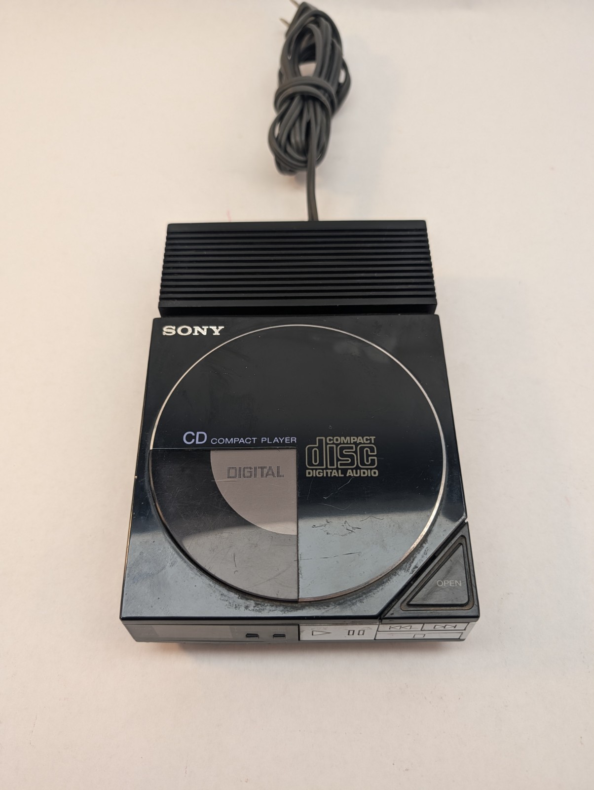 Sony D-5A Compact Disc Player w/ AC-D50 Adapter Japan 1985 READ DESCRPIPTION