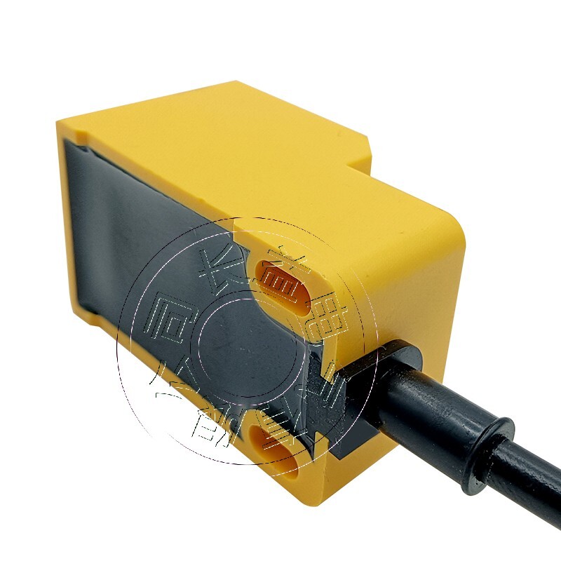 1PC three wire proximity switch RF115-30a sensing metal NPN normally open 10-30V