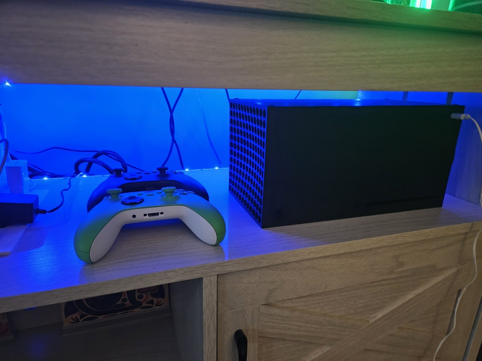 40 inchTV/Speakers/Turntable/Xbox – $50 (Providence)