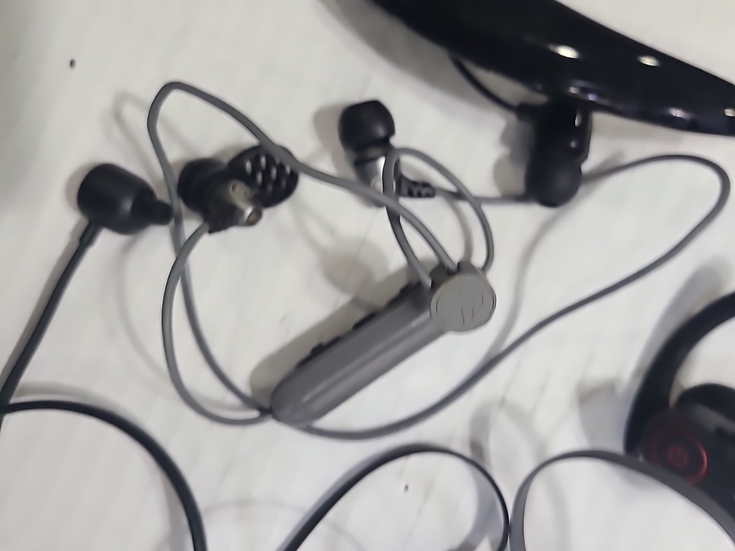 HUGE Mixed Lot of 30 Wireless Headphones Neckband Bose Sony Beats FOR PARTS ONLY