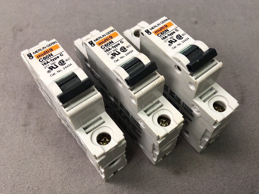 LOT OF 3 Merlin Gerin Breaker MULTI 9 C60N 16A-TYPE C Cat-24434