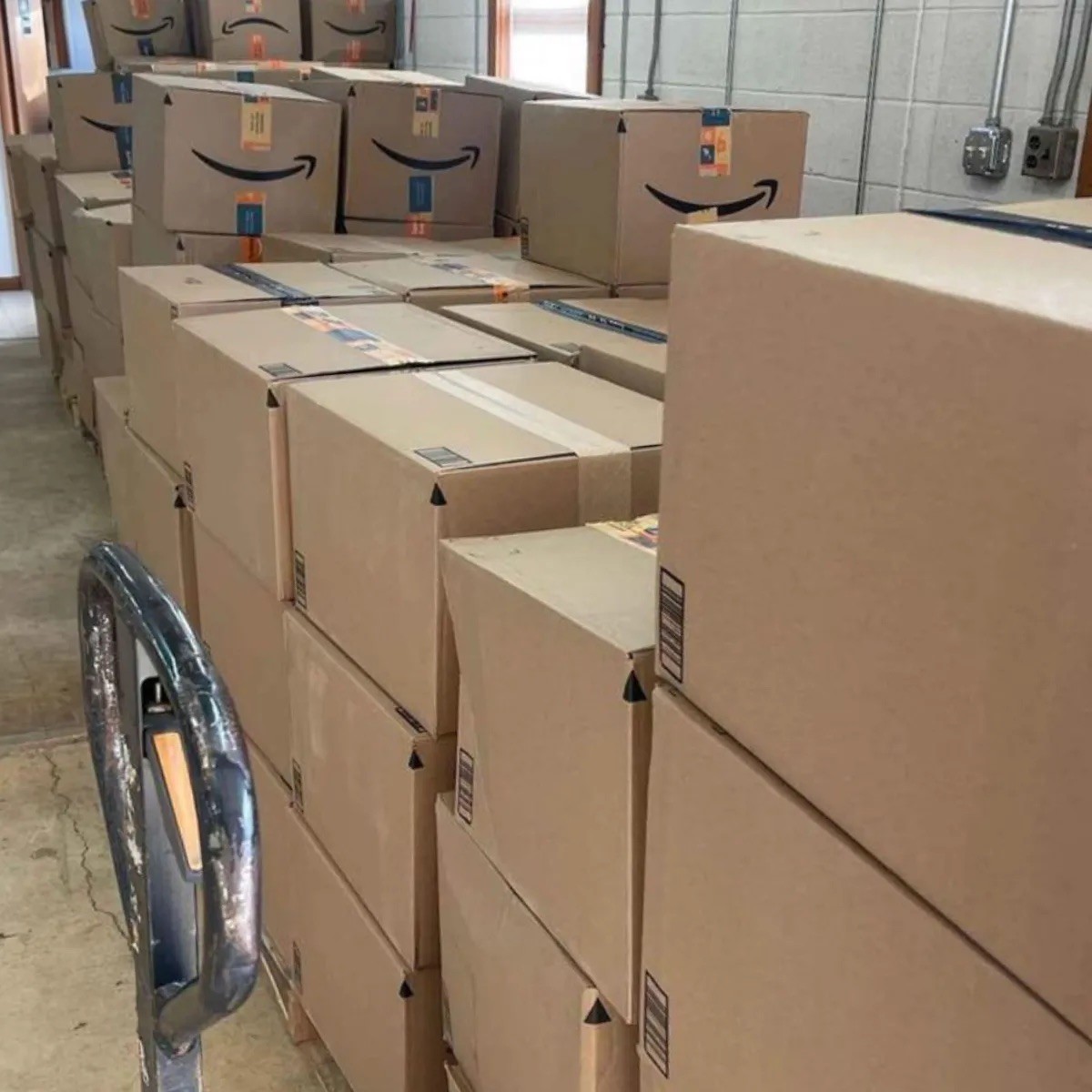 Brand New Amazon Liquidation Mystery Box – Mixed Retail Items