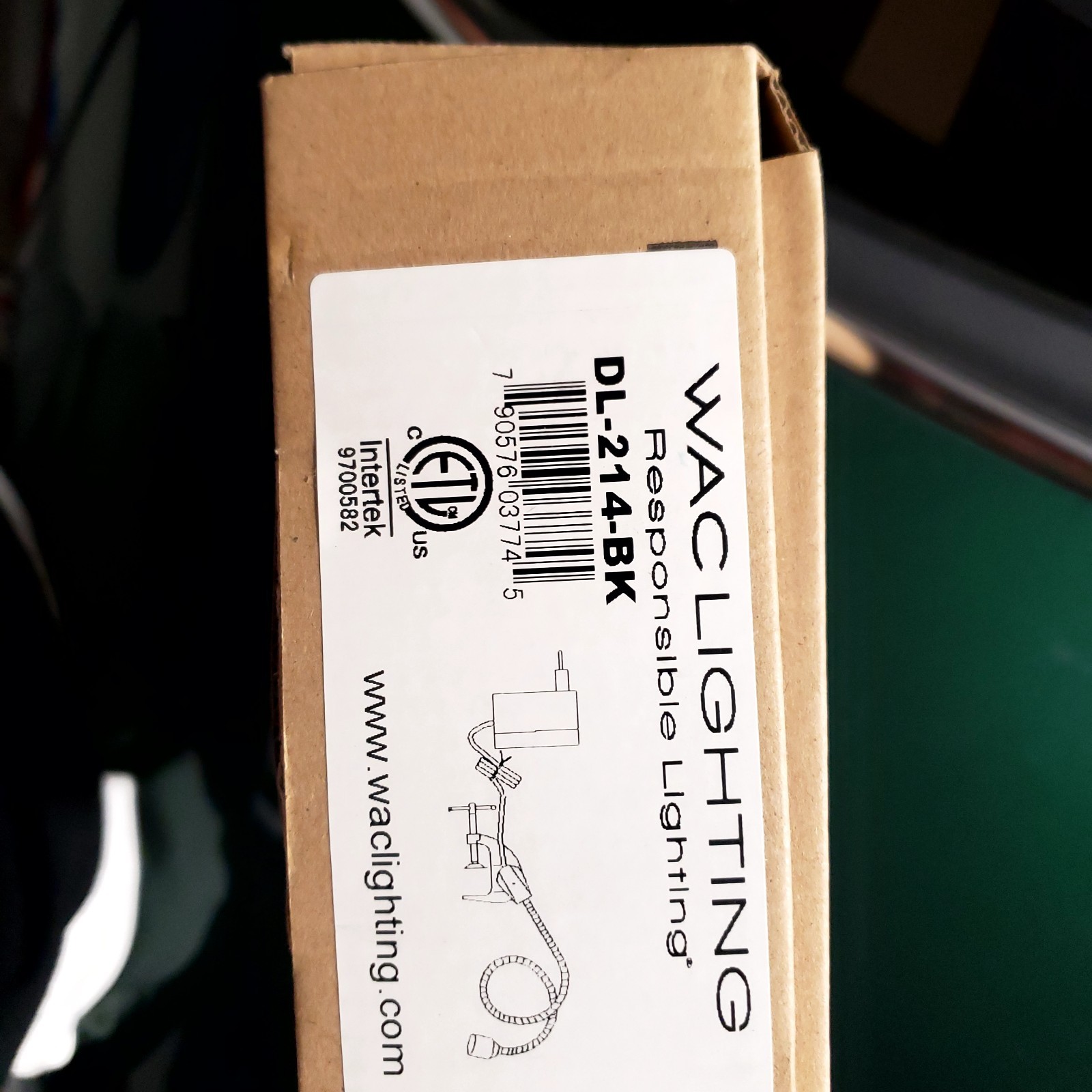 lighting and lightning equipment