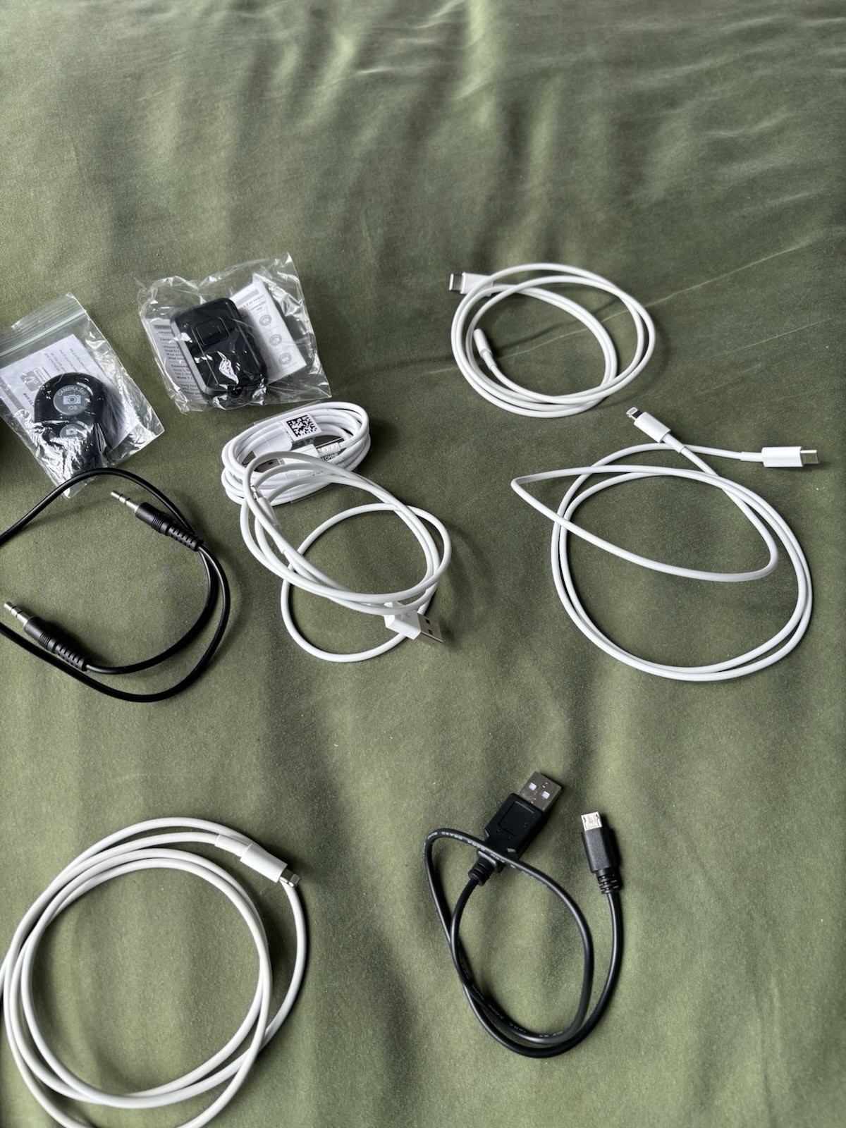 Lot of Various Electronics Headphones USB USB-C Lightning Cords Bluetooth Remote