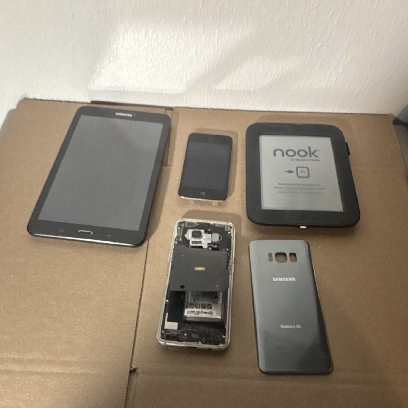 Samsung Galaxy S8, Apple iPod, Barnes & Noble Nook Mixed Lot Electronics
