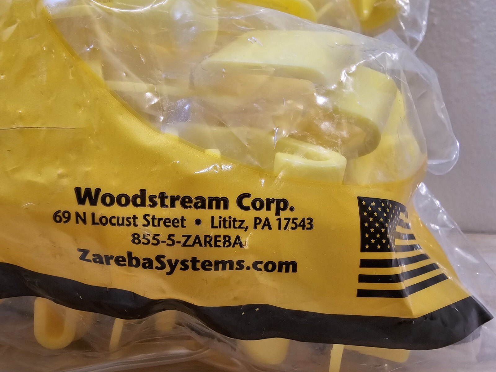 Zareba ITY-Z Standard Snug-fitting T-Post Insulator, 25 per Bag, Yelllow