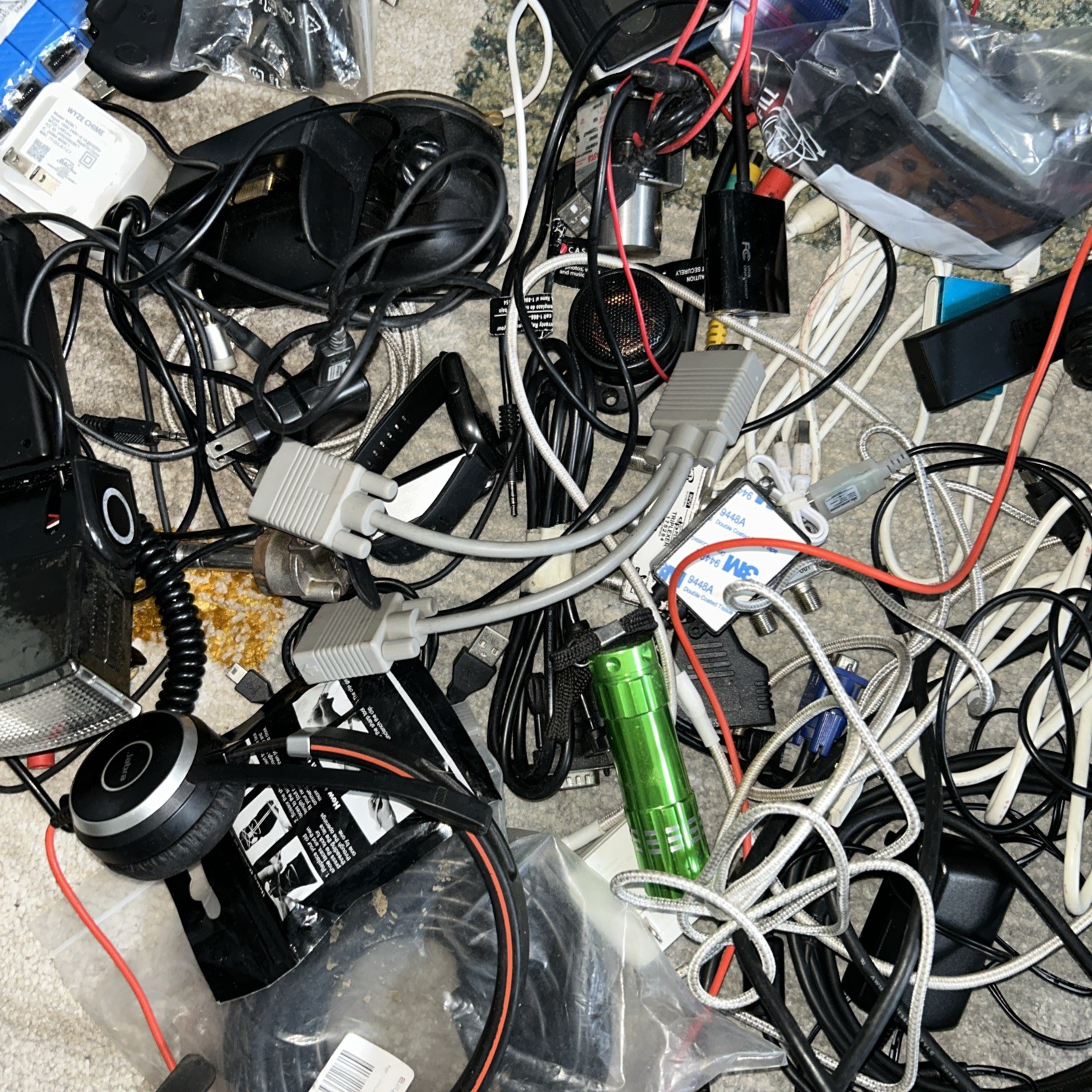 Lot Of 40+ Electronic Cords, Adapters, Cables, Devices Resellers Mix