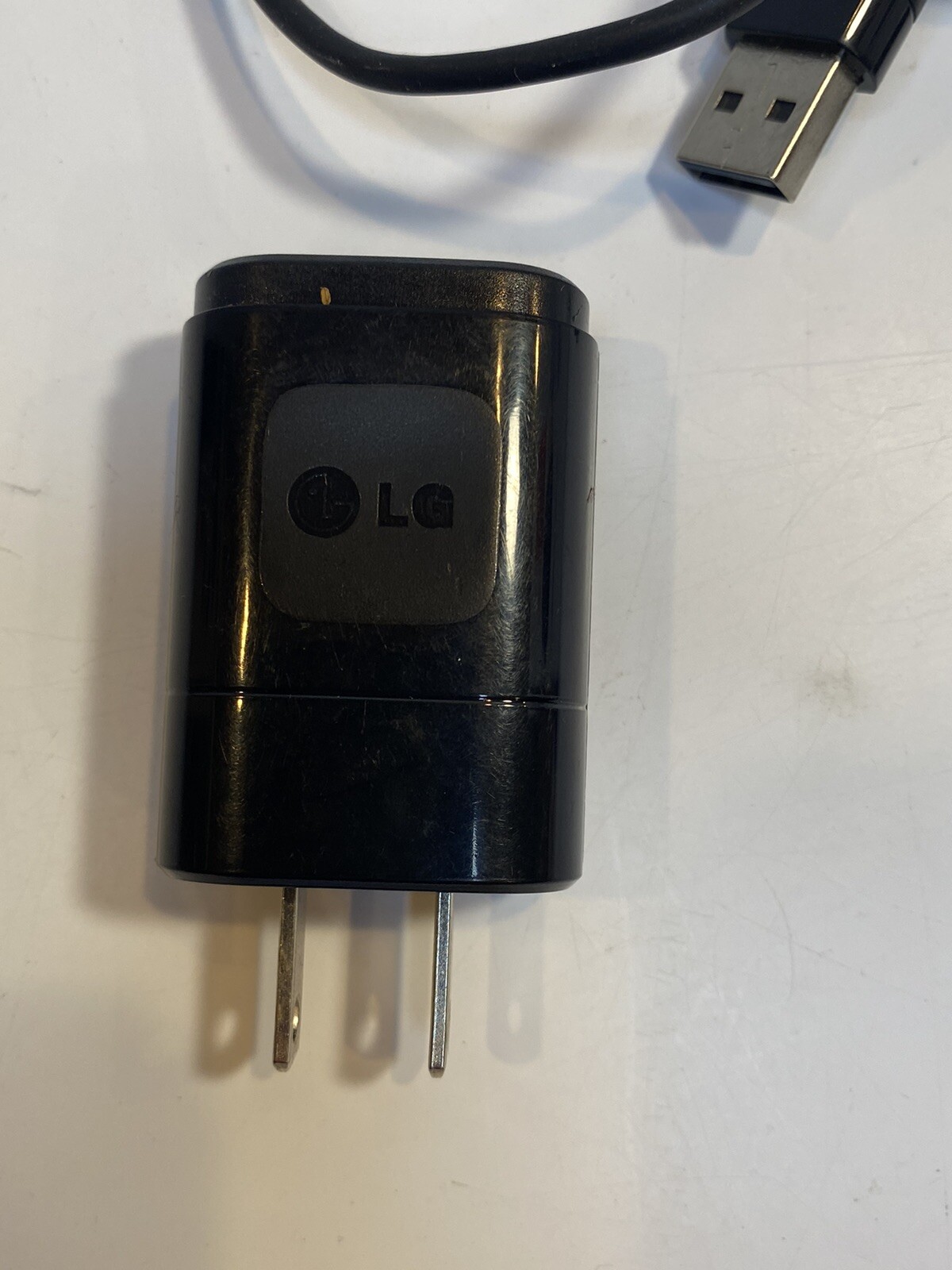 Genuine OEM LG MCS-01WR Travel Adapter Wall Charger W/ Data USB Cable Black