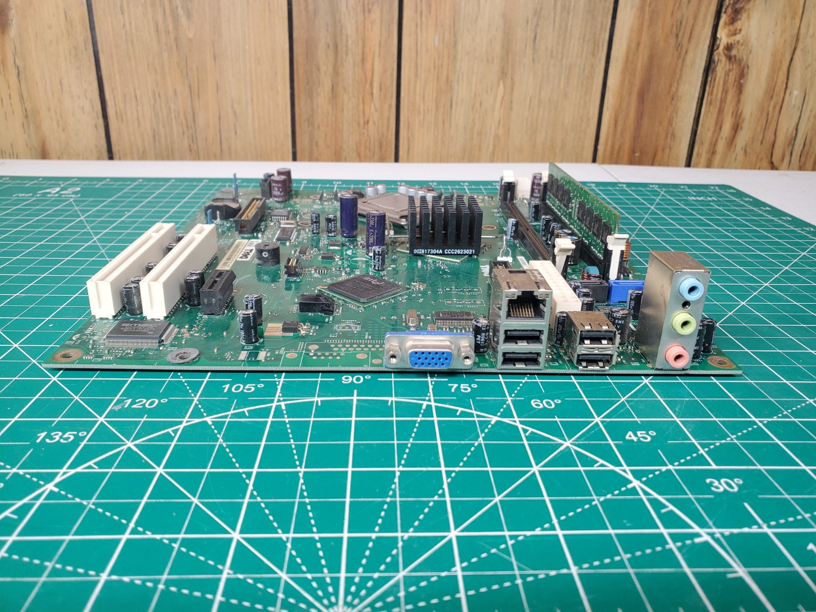 Dell Dimension E310 Motherboard (CN-0JC474) 1GB RAM, (SL729) pentium 4 Cpu.