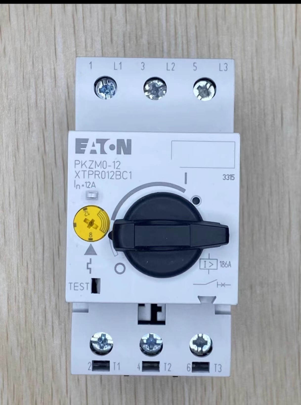1PCS NEW IN BOX EATON MOELLER motor protection Circuit breaker PKZM0-12