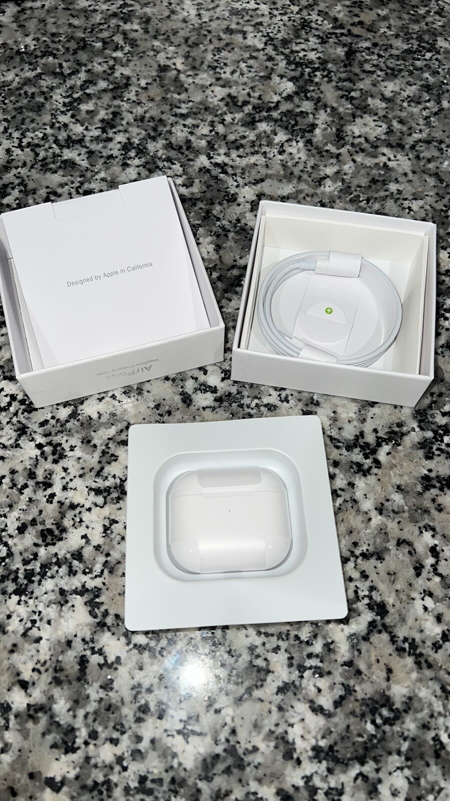 genuine apple products MULTIPLE APPLE PRODUCTS AND MANY MORE AUTHENTIC THINGS