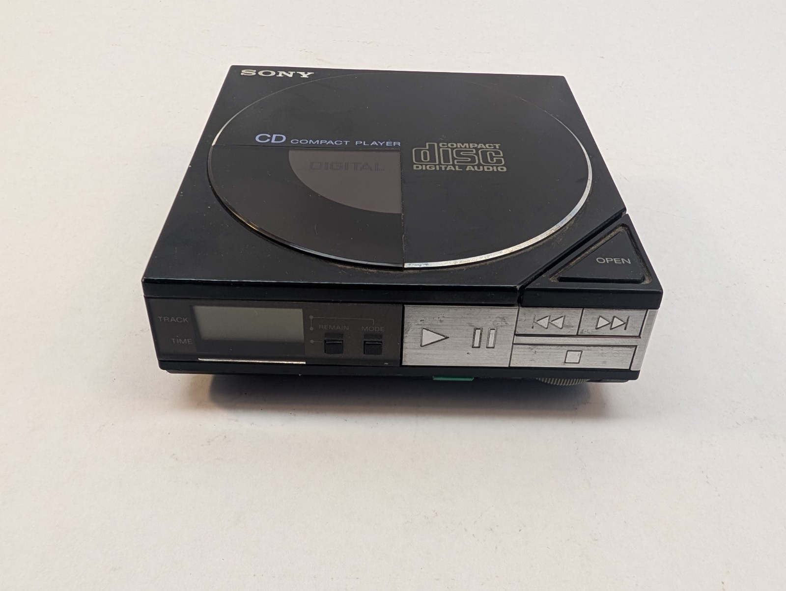 Sony D-5A Compact Disc Player w/ AC-D50 Adapter Japan 1985 READ DESCRPIPTION