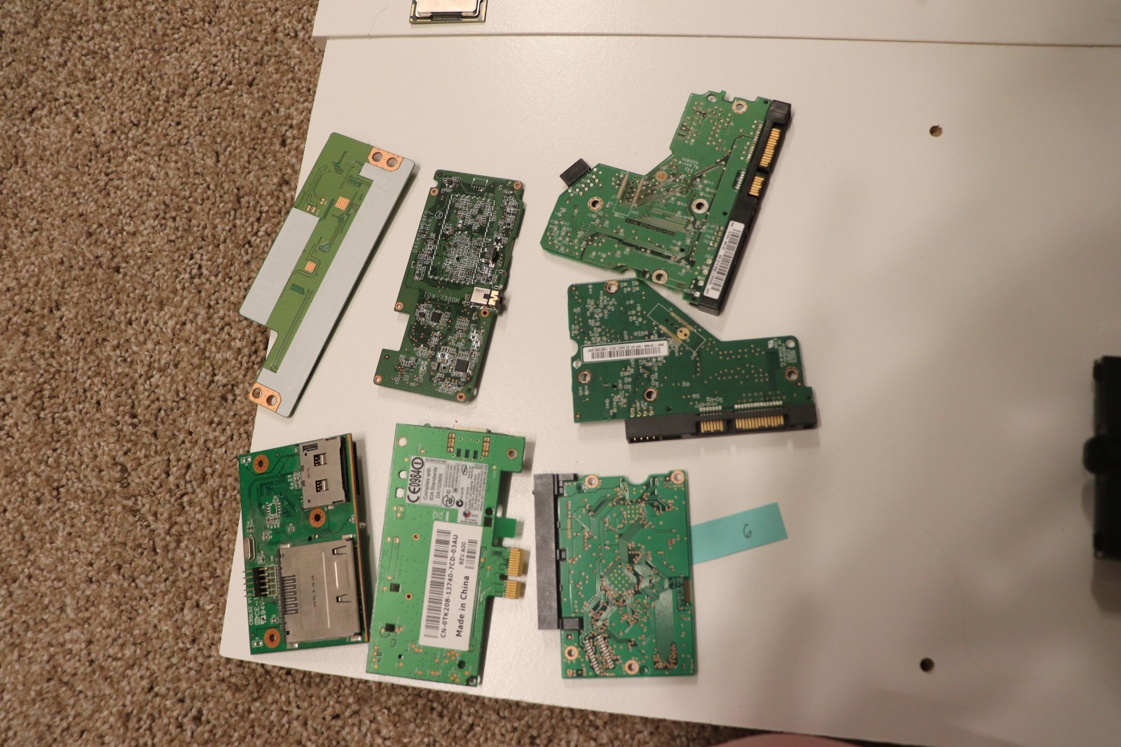 Lot of electronics selling as lots or bulk as-is untested recently priced @ bulk